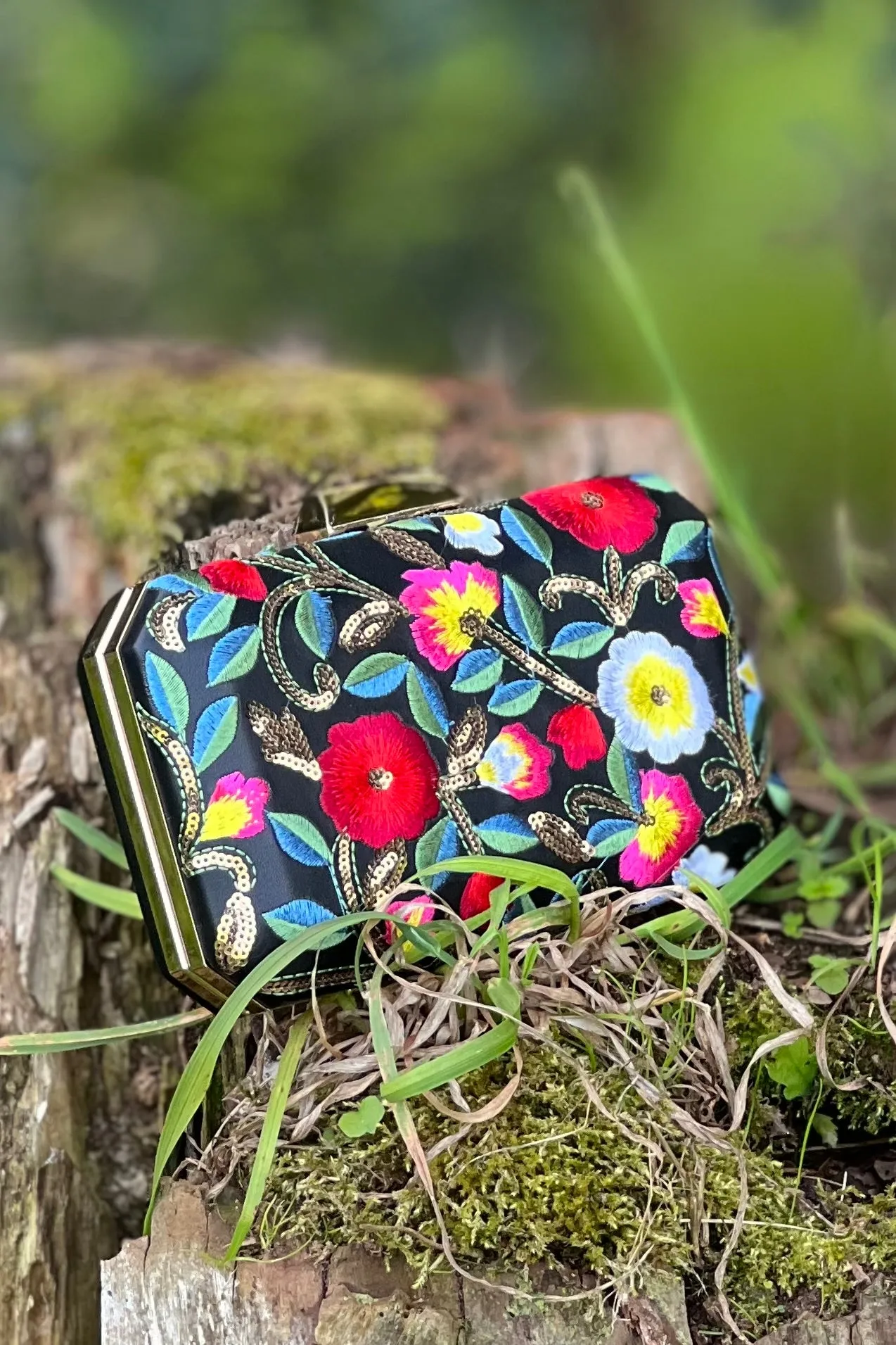 Bouquet Clutch - Black