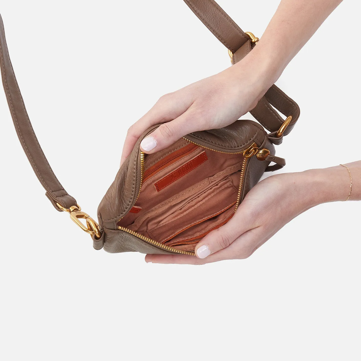 Fern Belt Bag In Pebbled Leather - Dark Elm